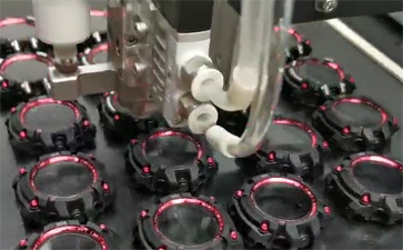 深圳***科技有限公司绿巨人视频新官网在线下载在手表表壳的点胶应用